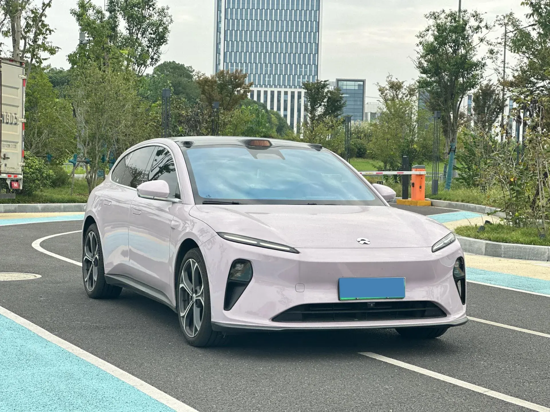 2024 NIO ET5T thumbnail 3