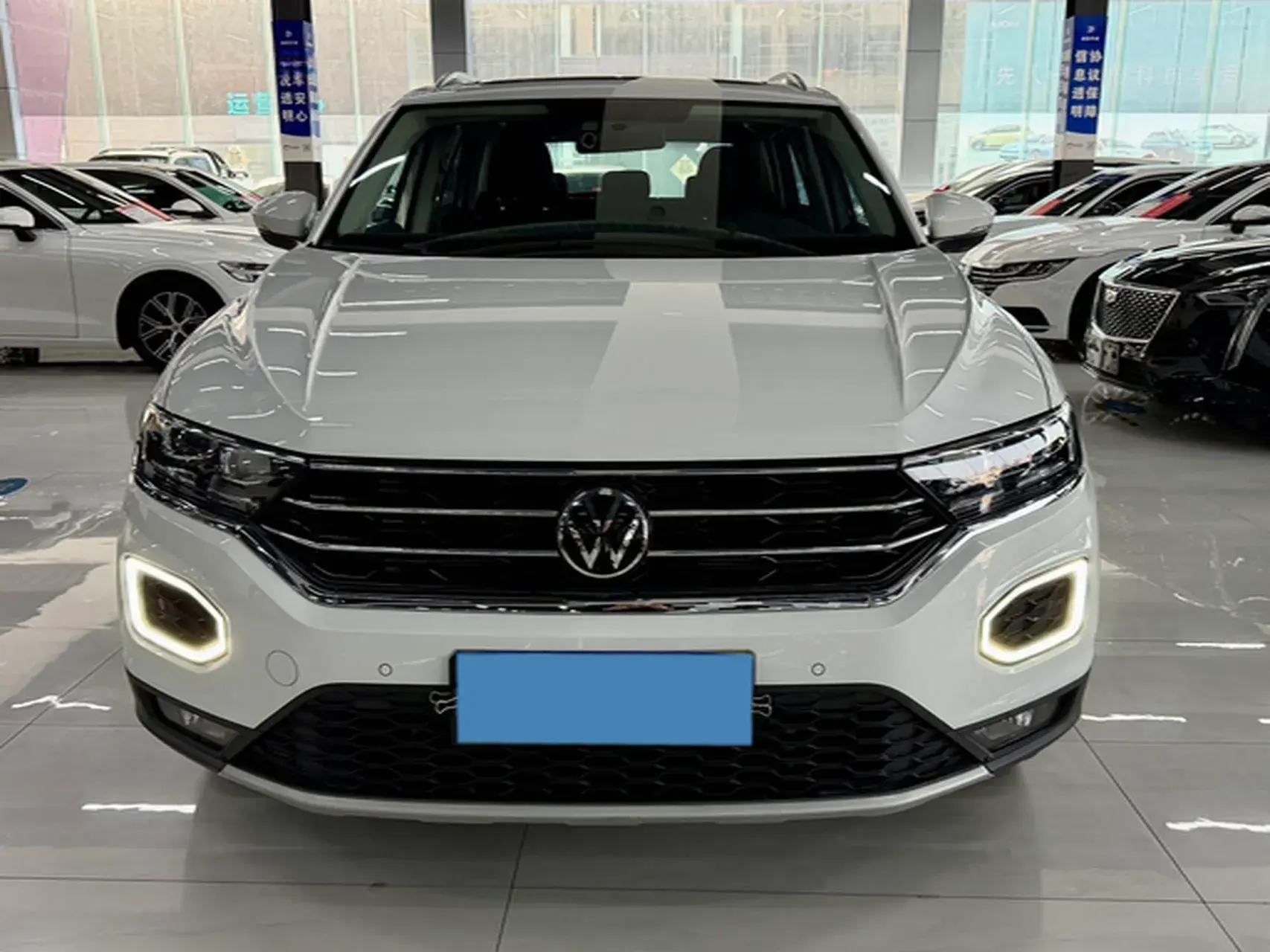 2022 VOLKSWAGEN T-ROC thumbnail 2