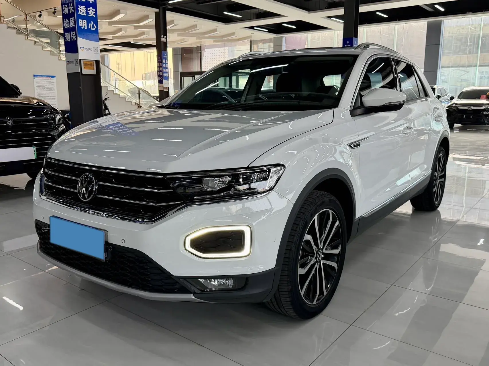 2022 VOLKSWAGEN T-ROC view 1