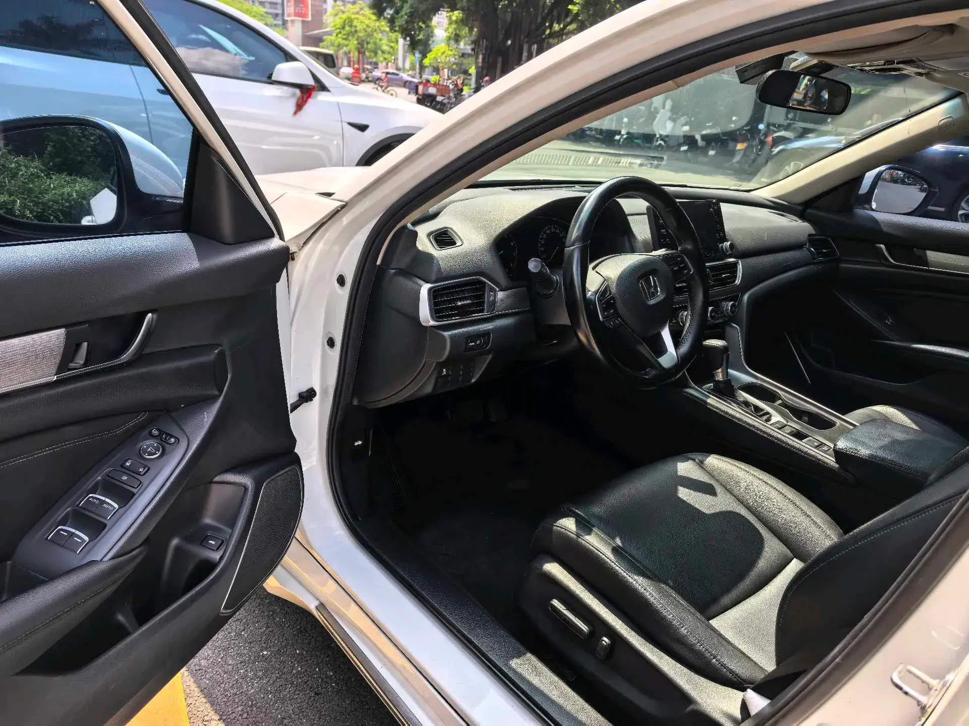 2018 HONDA ACCORD thumbnail 3