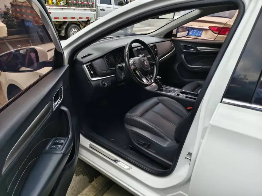 2018 ROEWE I6 thumbnail 4