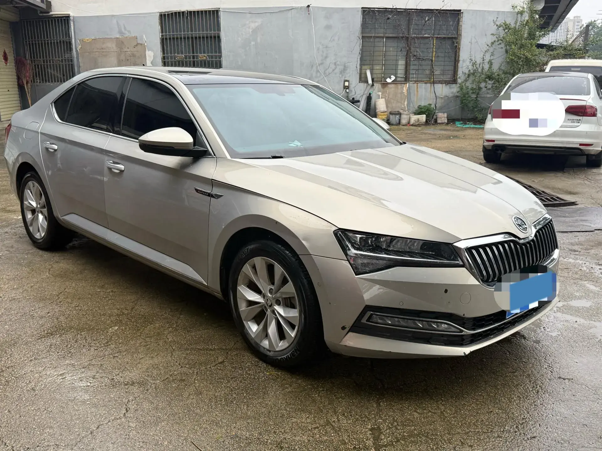 2019 SKODA SUPERB thumbnail 2