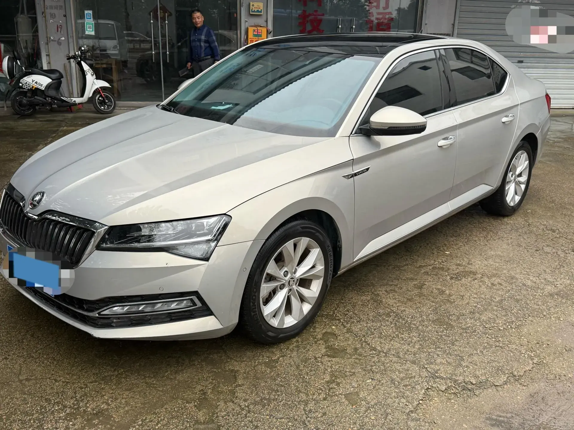 2019 SKODA SUPERB view 1
