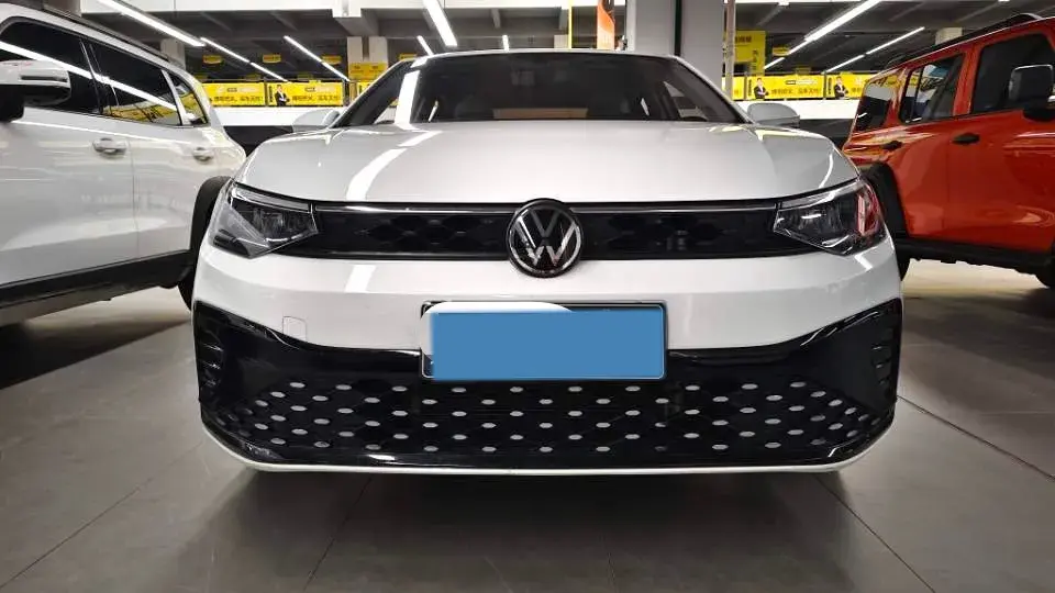 2023 VOLKSWAGEN LAVIDA thumbnail 2