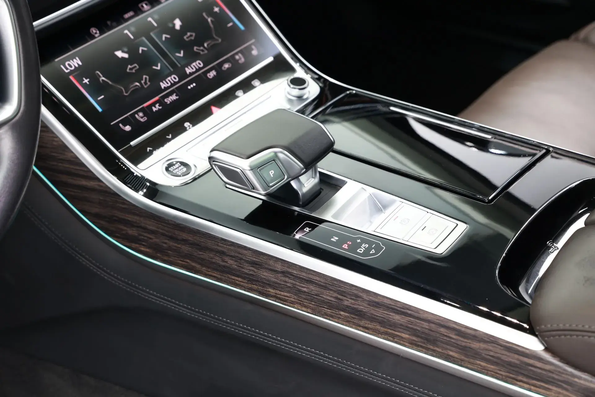 2021 AUDI A8 thumbnail 4