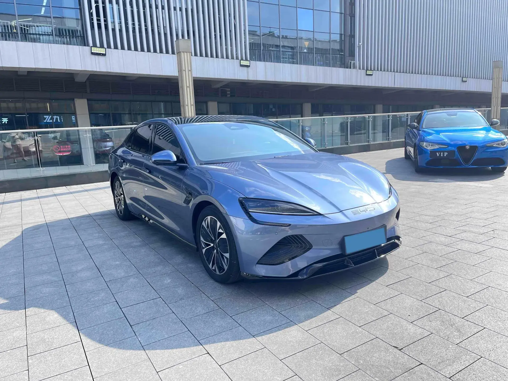 2023 BYD SEAL thumbnail 3