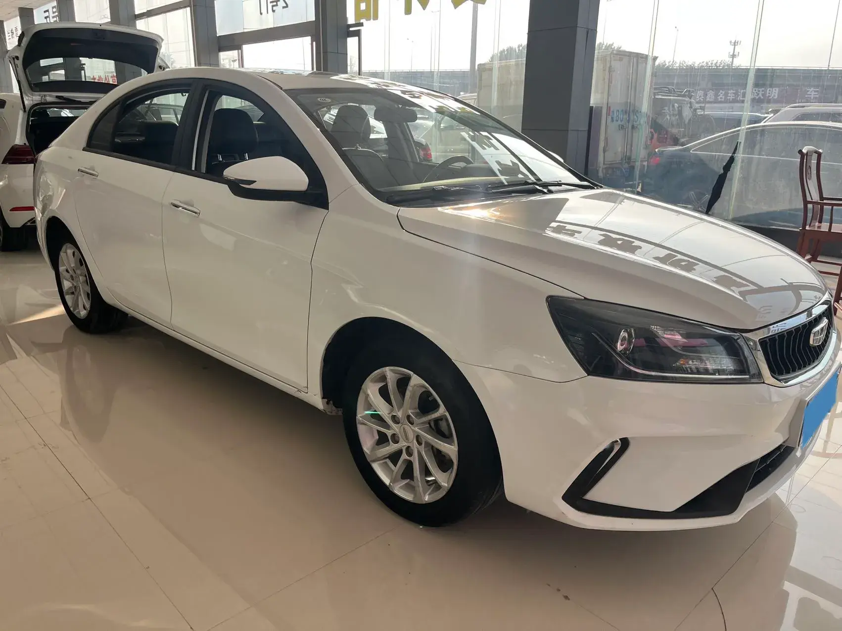 2021 GEELY EMGRAND thumbnail 3