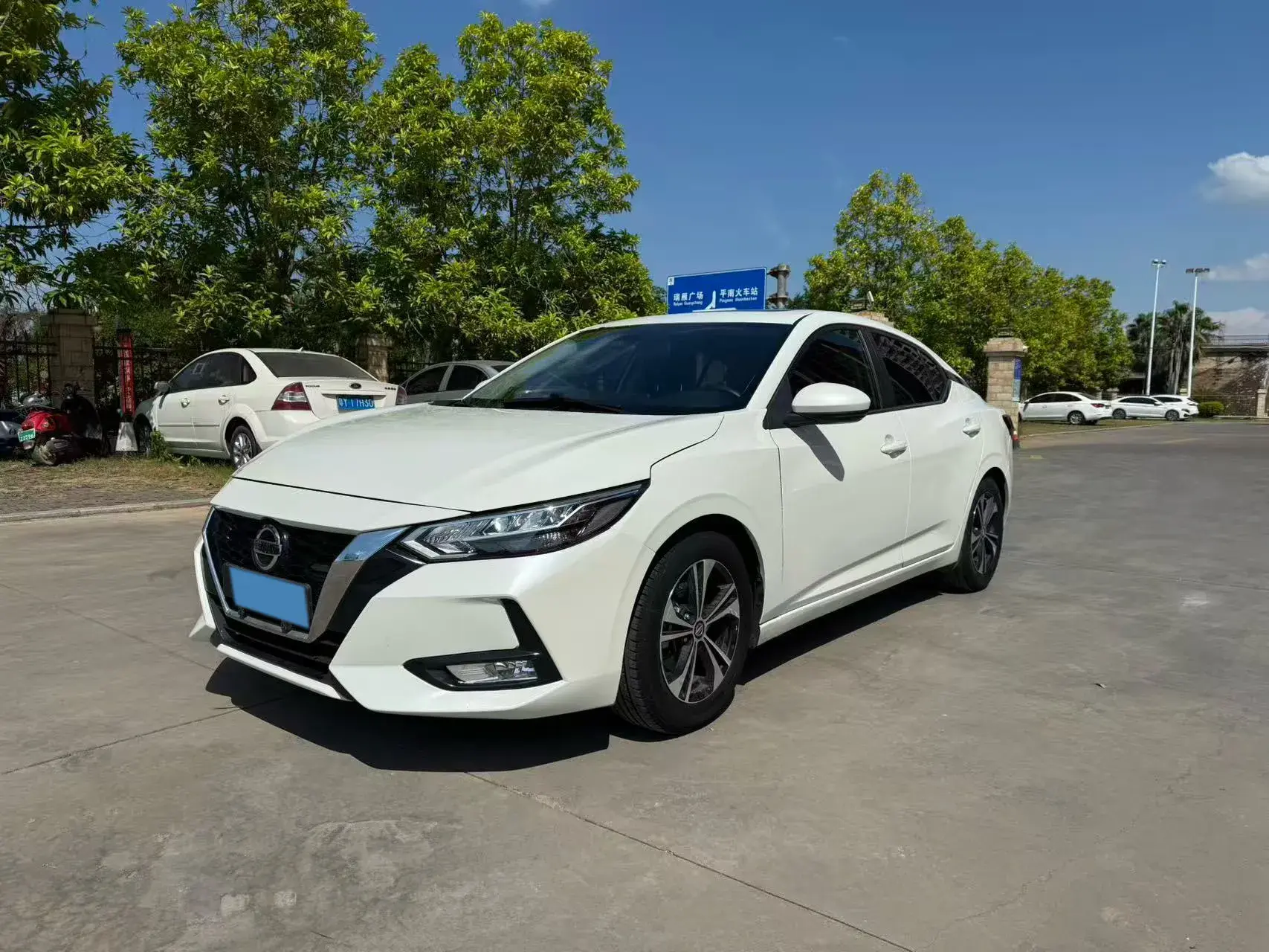 2021 NISSAN SYLPHY view 1