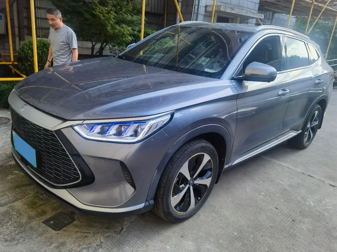 2022 BYD SONG view 1