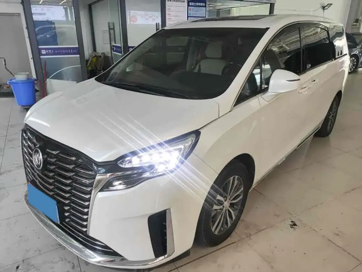 2022 BUICK GL8 view 1