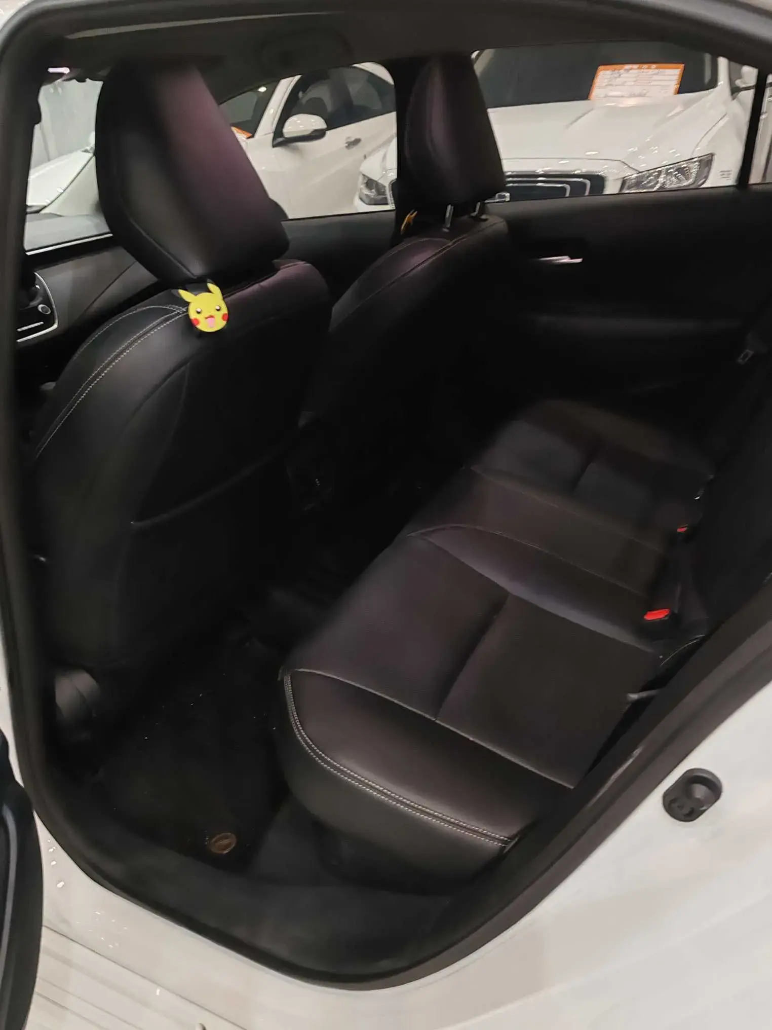 2023 TOYOTA COROLLA thumbnail 3