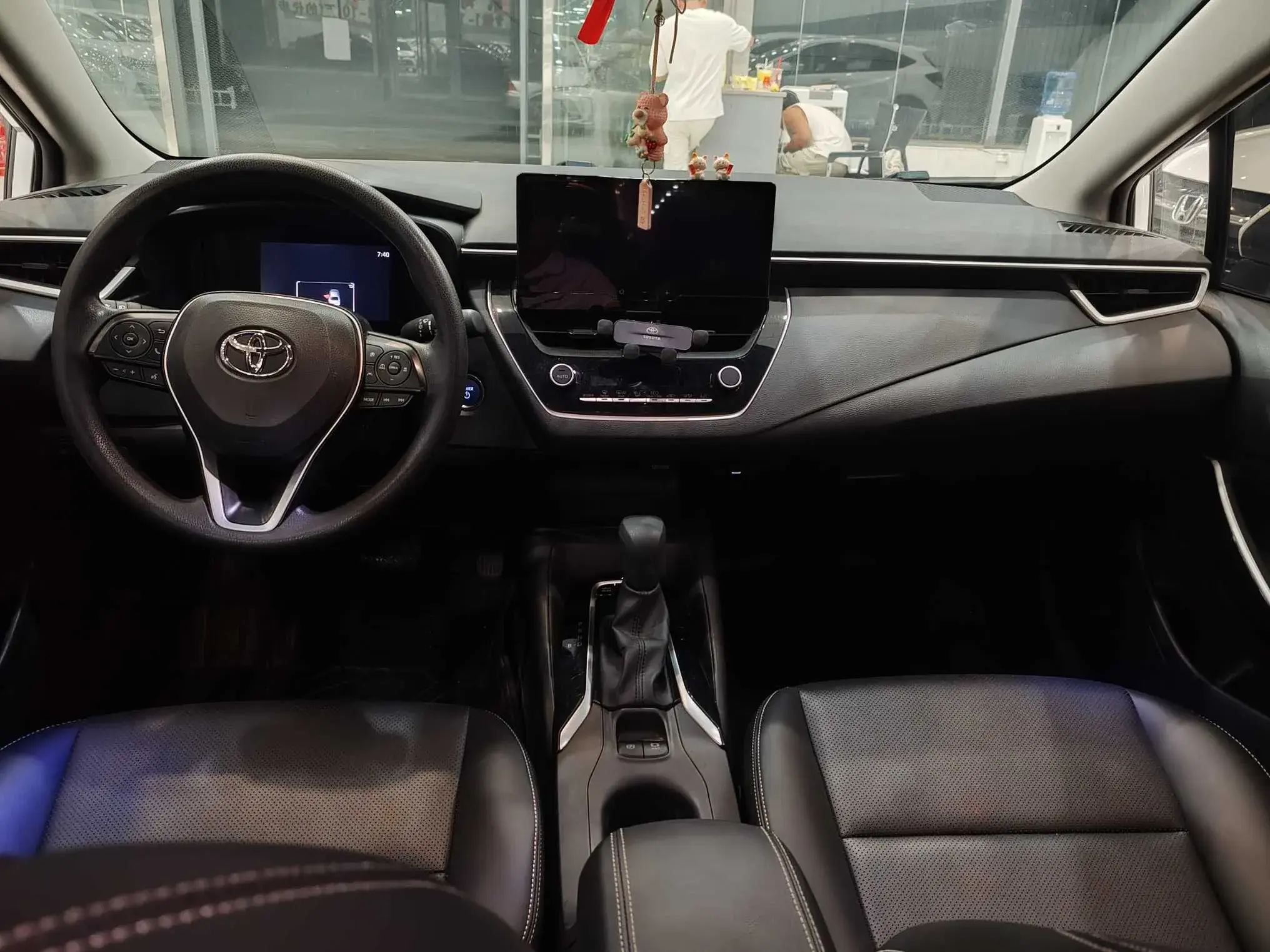 2023 TOYOTA COROLLA thumbnail 4