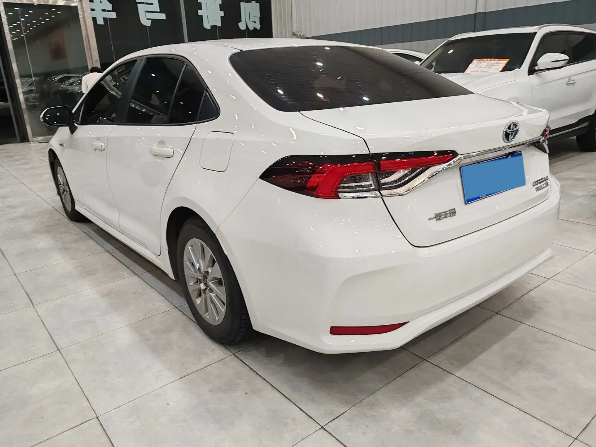 2023 TOYOTA COROLLA thumbnail 2