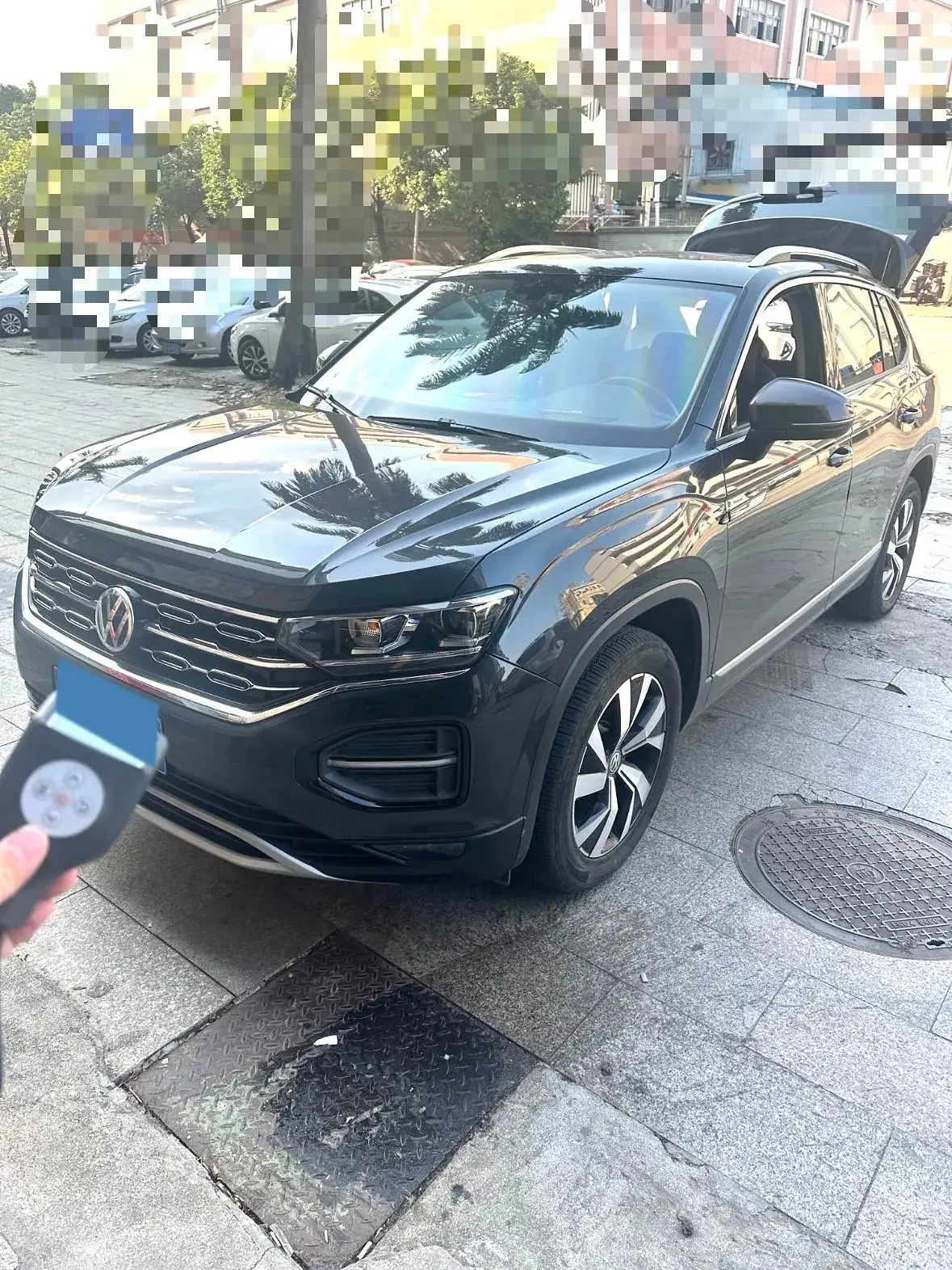 2022 VOLKSWAGEN TAYRON view 1