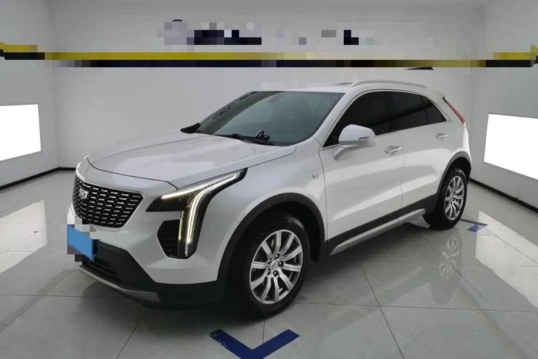 2022 CADILLAC XT4 view 1