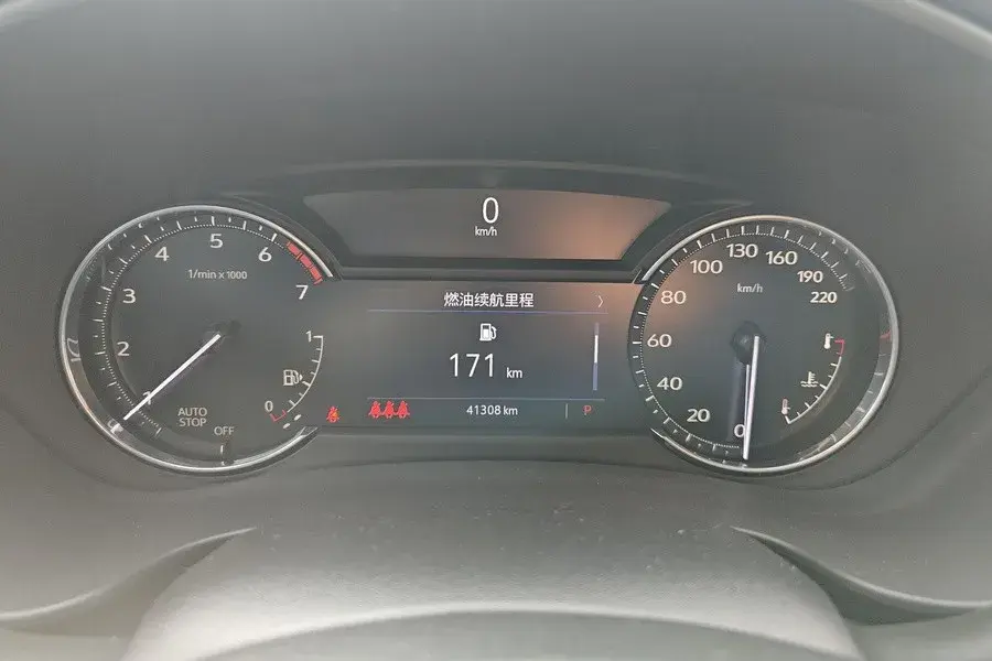 2022 CADILLAC XT4 thumbnail 4