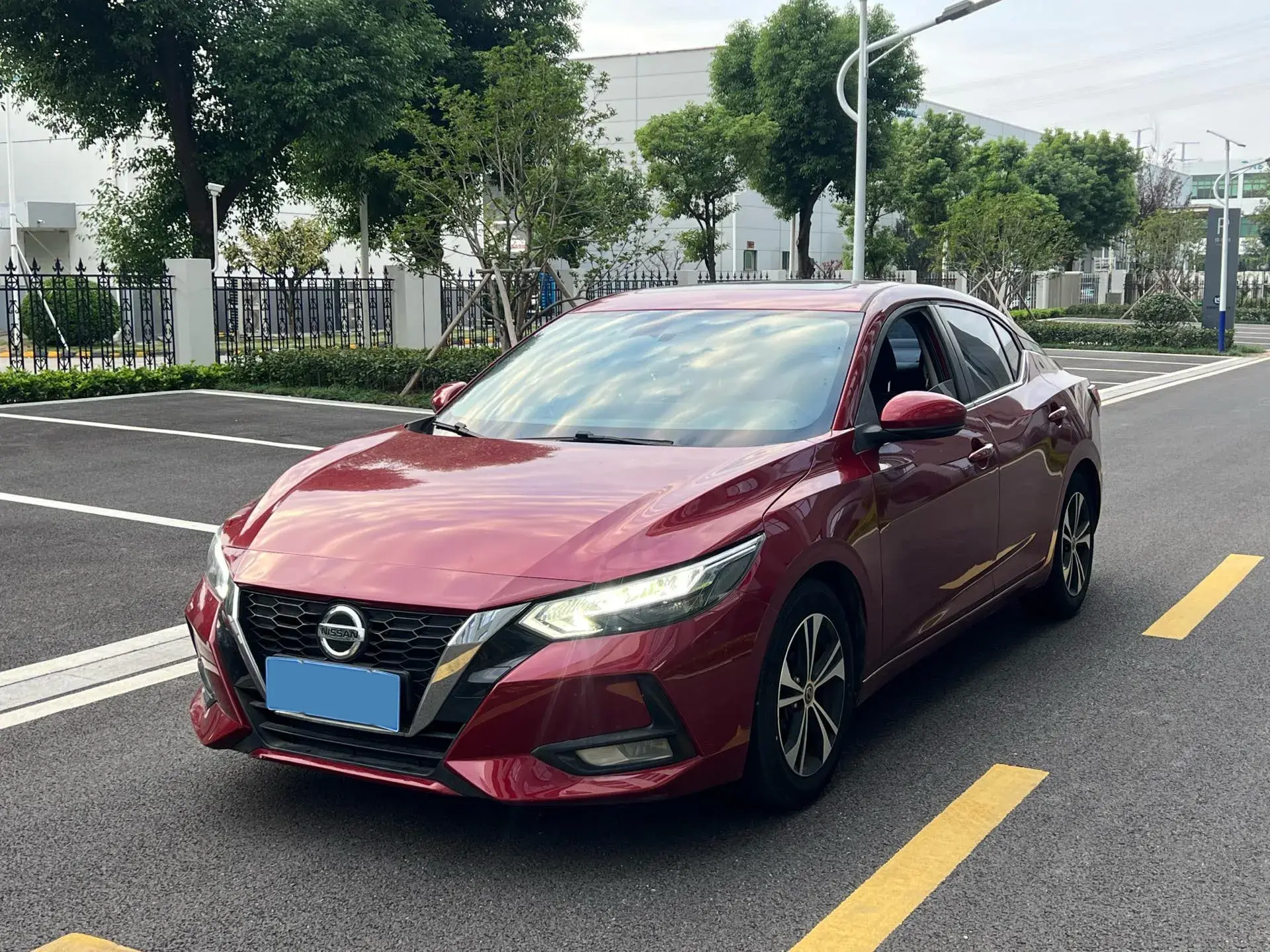 2020 NISSAN SYLPHY view 1