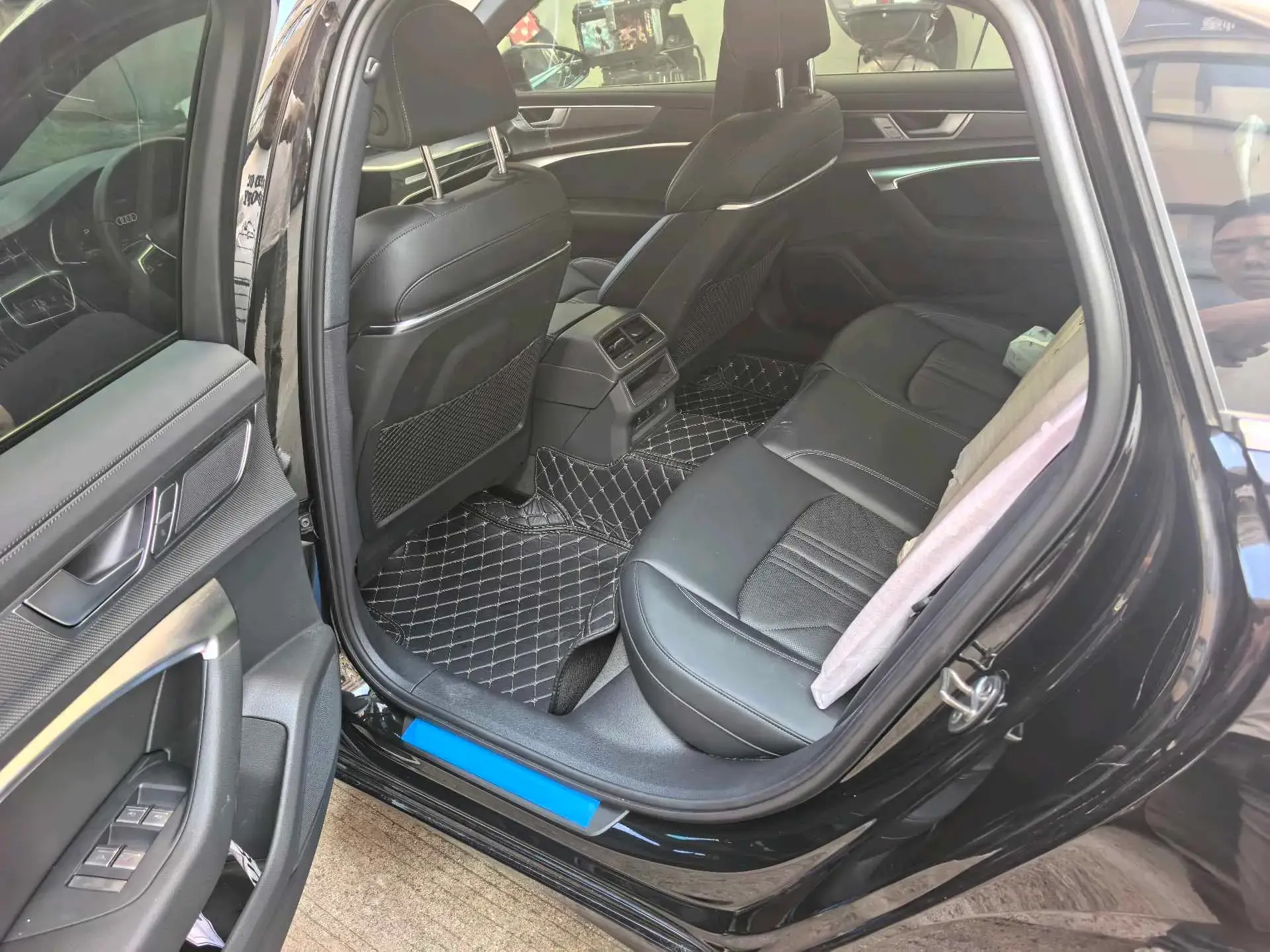 2025 AUDI A6L thumbnail 4