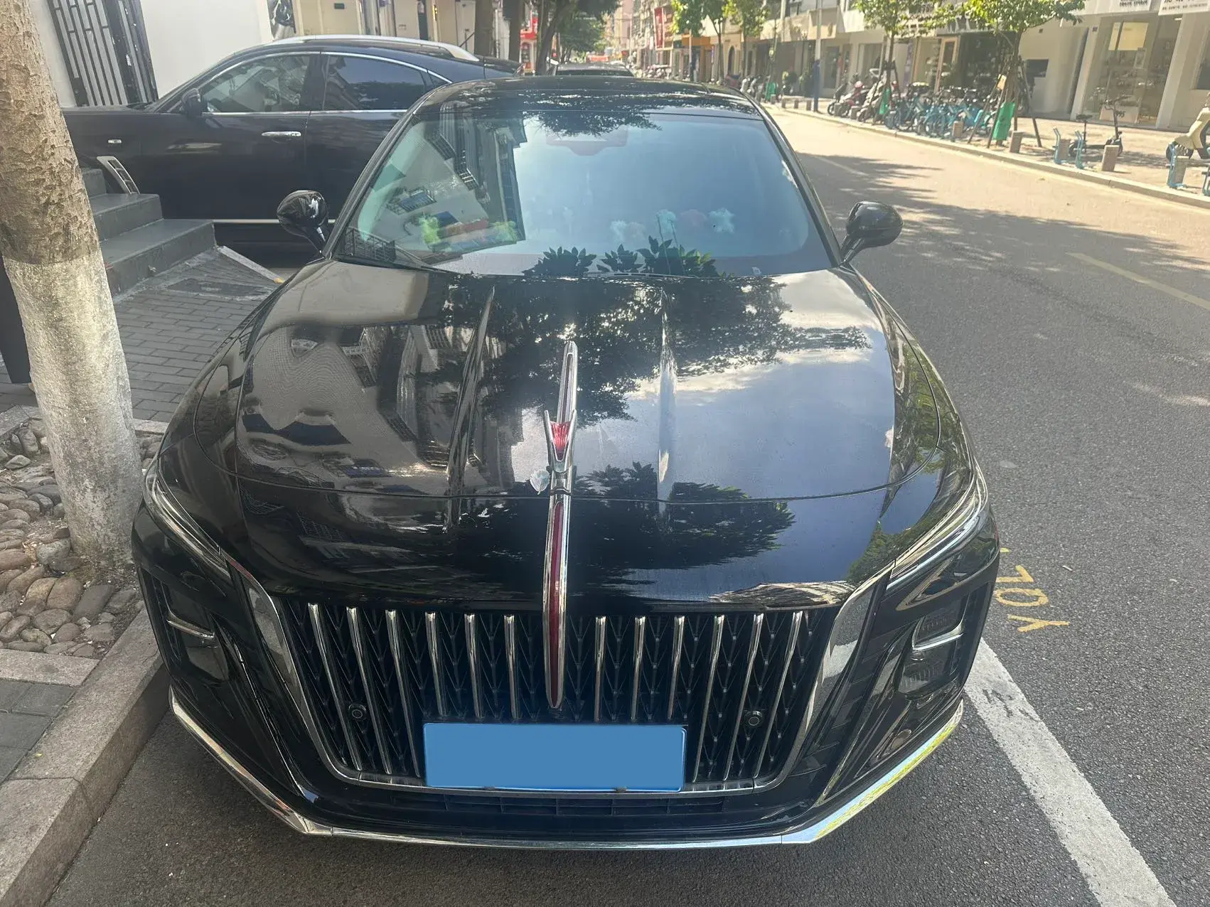 2023 HONGQI H5 thumbnail 2