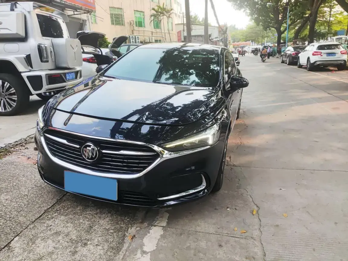 2021 BUICK LARCOSSE view 1