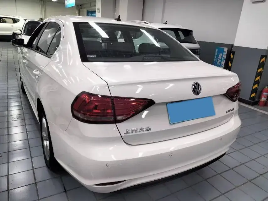 2019 VOLKSWAGEN LAVIDA thumbnail 4