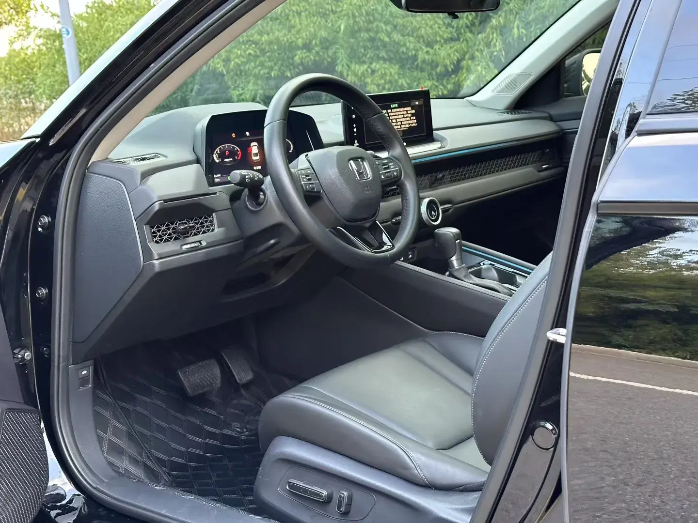 2025 HONDA ACCORD thumbnail 4