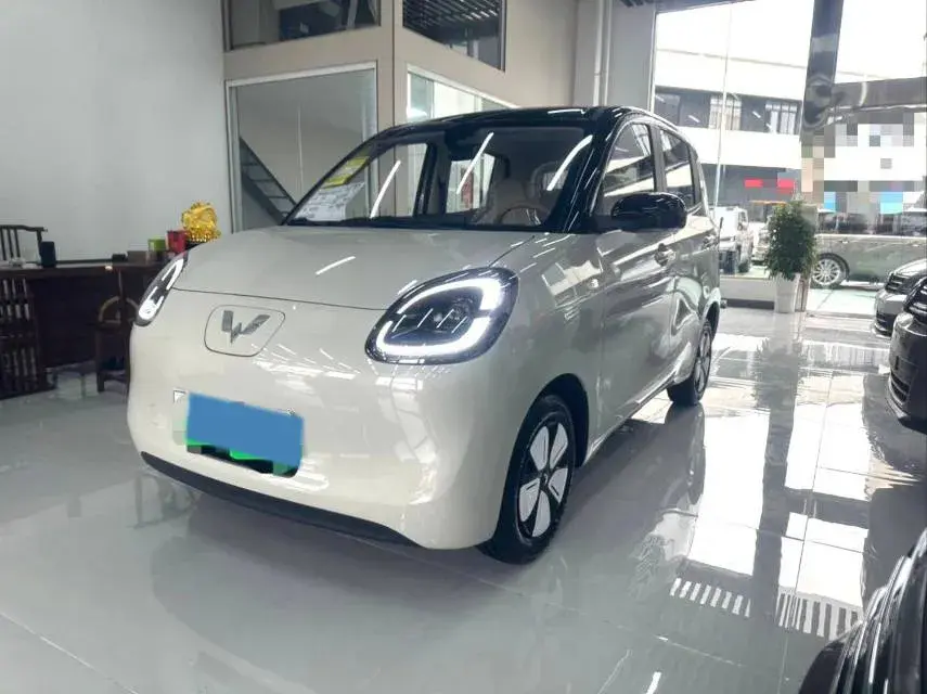 2025 WULING HONGGUANG view 1