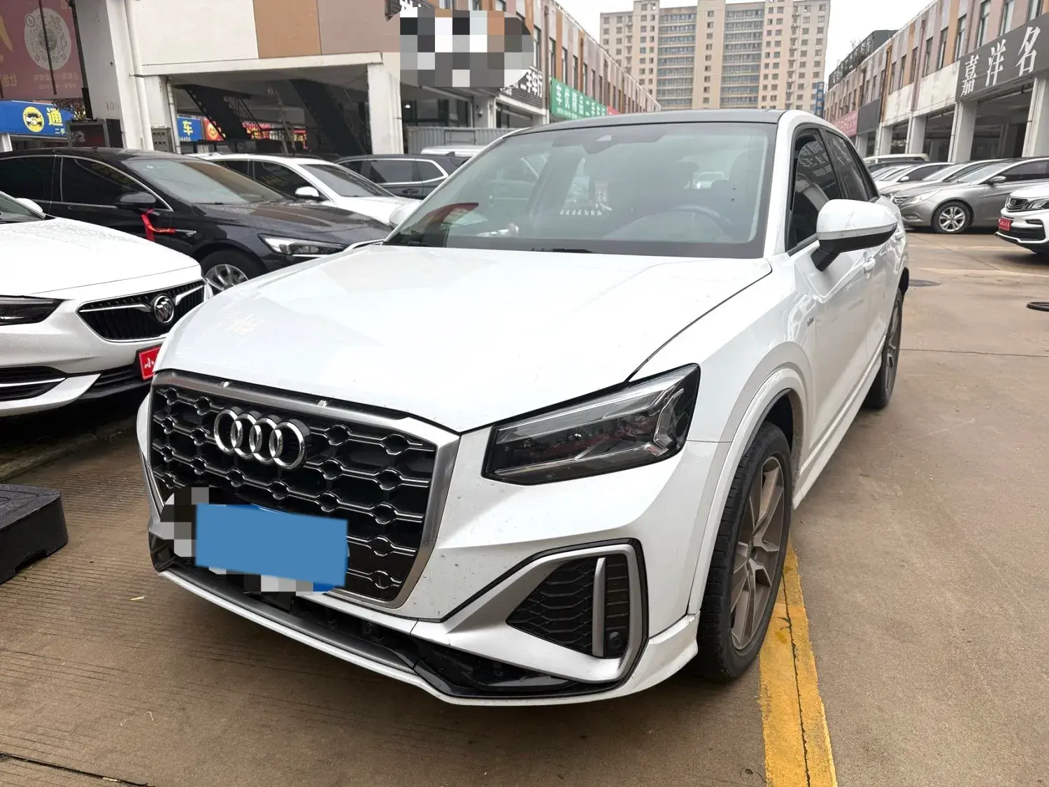 2022 AUDI Q2L view 1