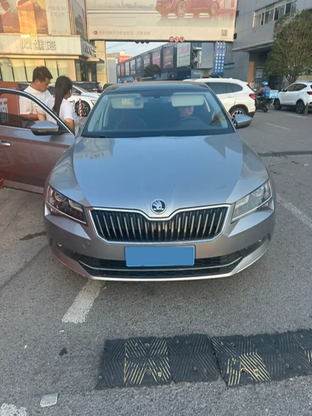 2018 SKODA SUPERB thumbnail 2