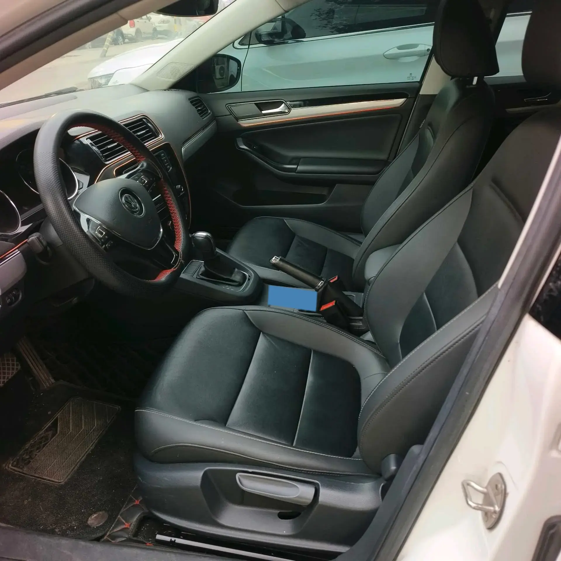 2018 VOLKSWAGEN SAGITAR thumbnail 4