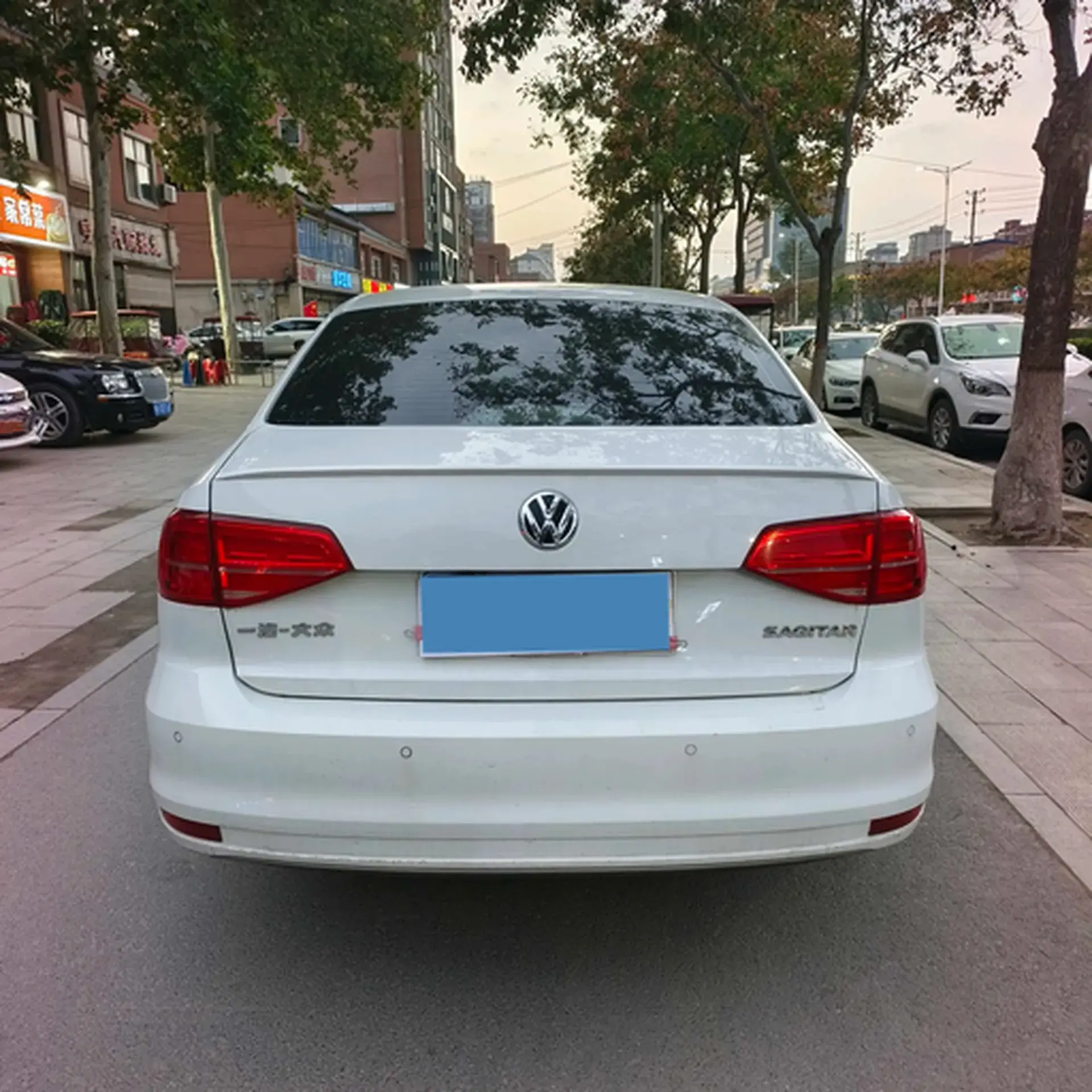 2018 VOLKSWAGEN SAGITAR thumbnail 3