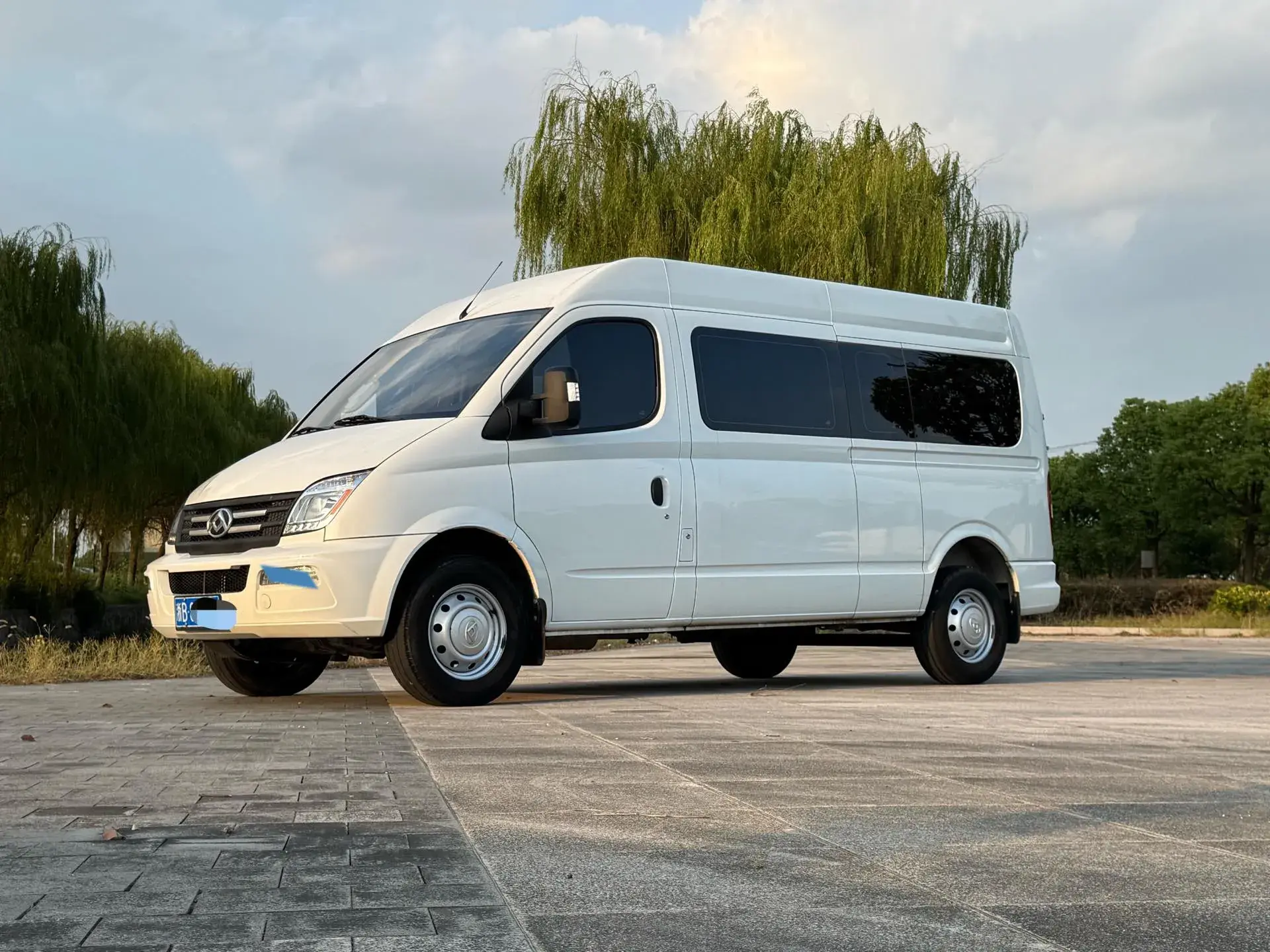 2023 MAXUS XINTU view 1