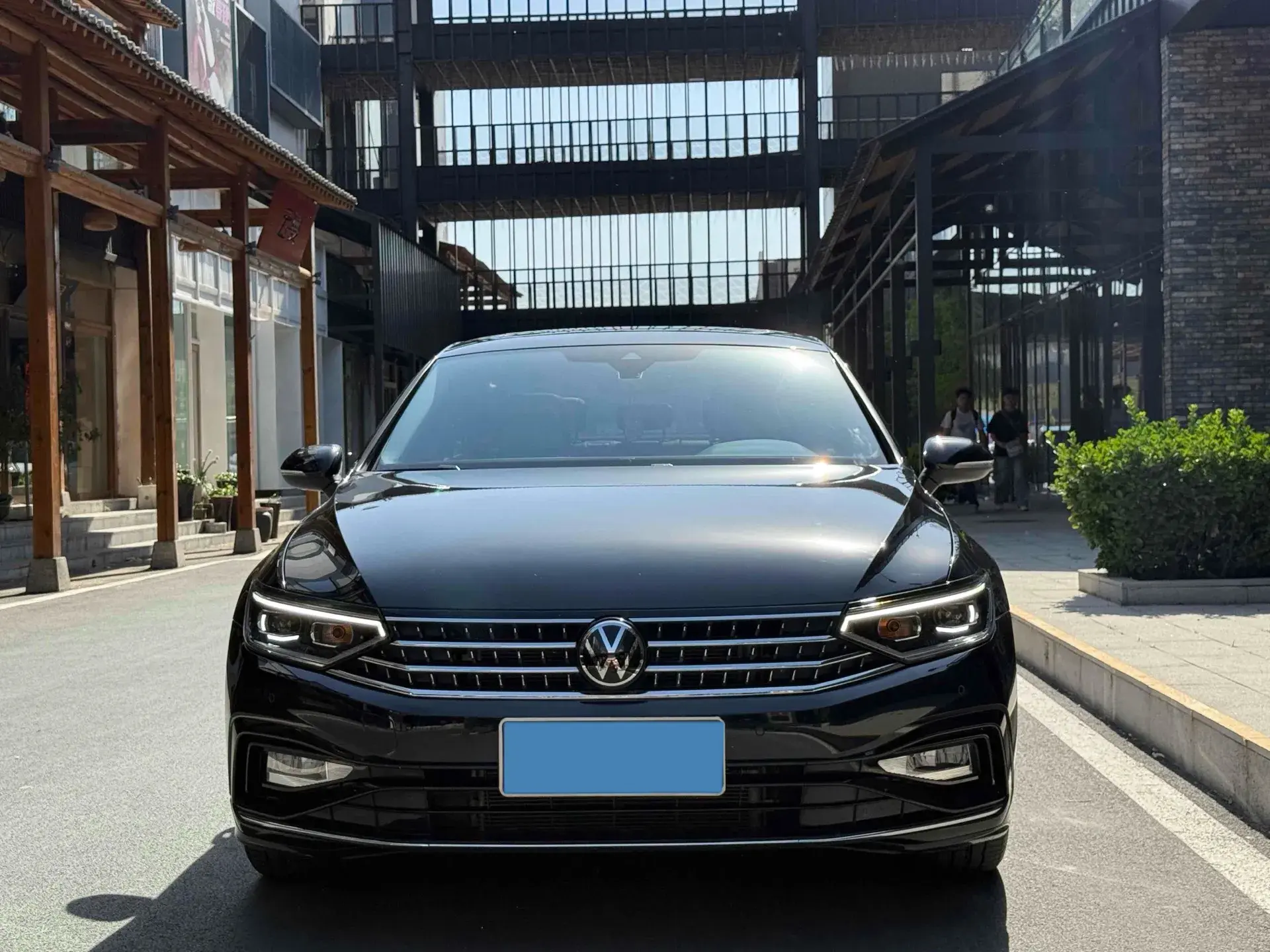 2023 VOLKSWAGEN MAGOTAN thumbnail 2