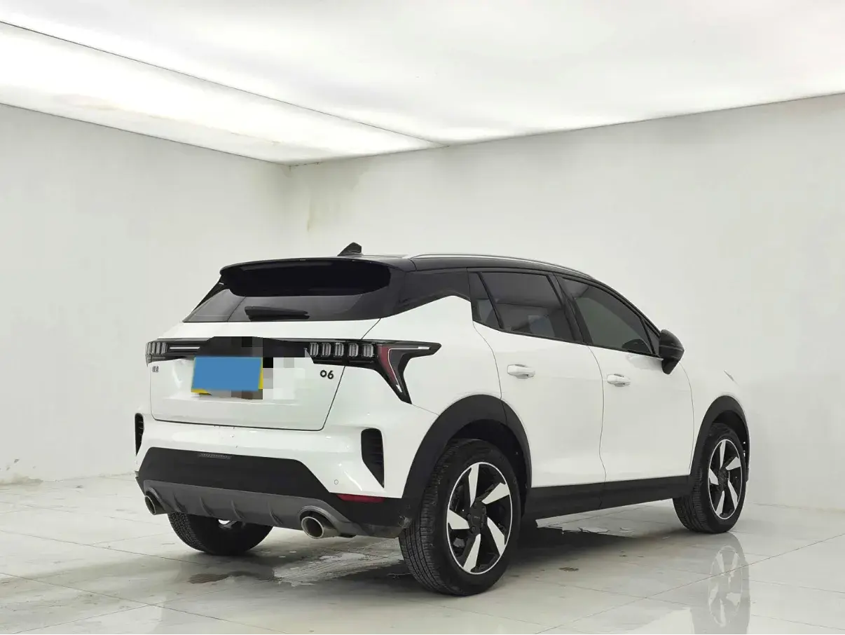 2020 LYNK&CO 06 thumbnail 3