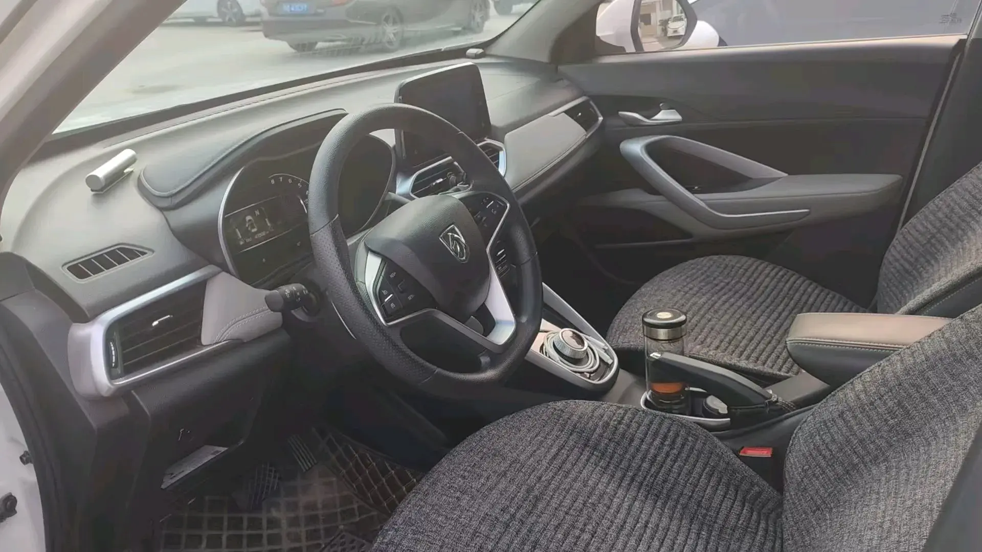 2018 BESTUNE B30 thumbnail 2