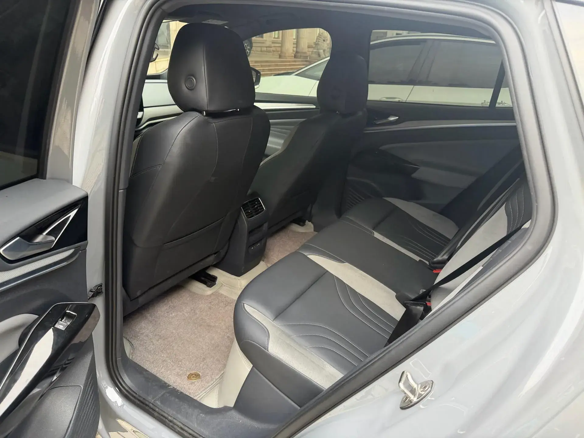 2022 VOLKSWAGEN ID.4 thumbnail 4