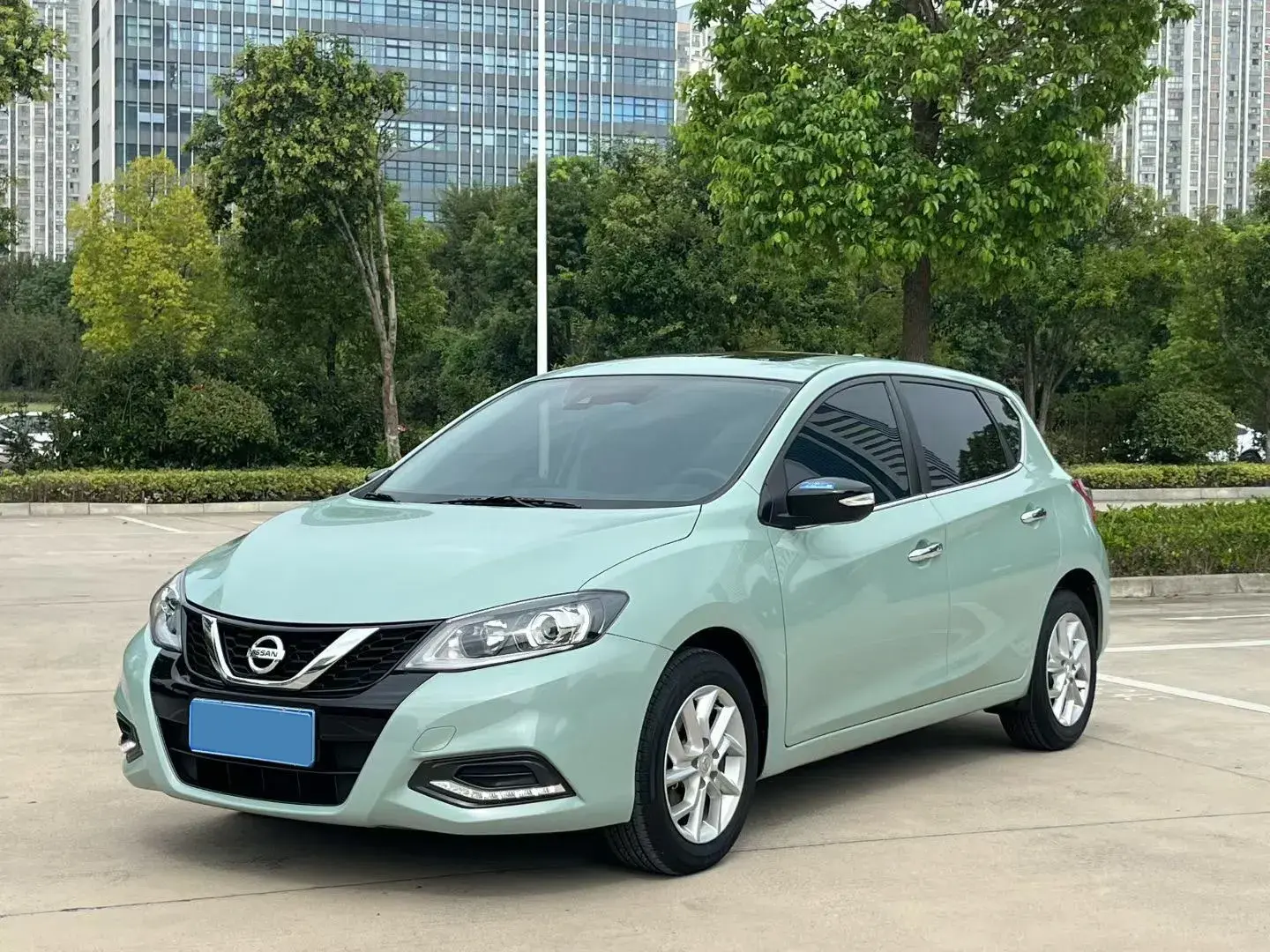 2023 NISSAN TIIDA view 1