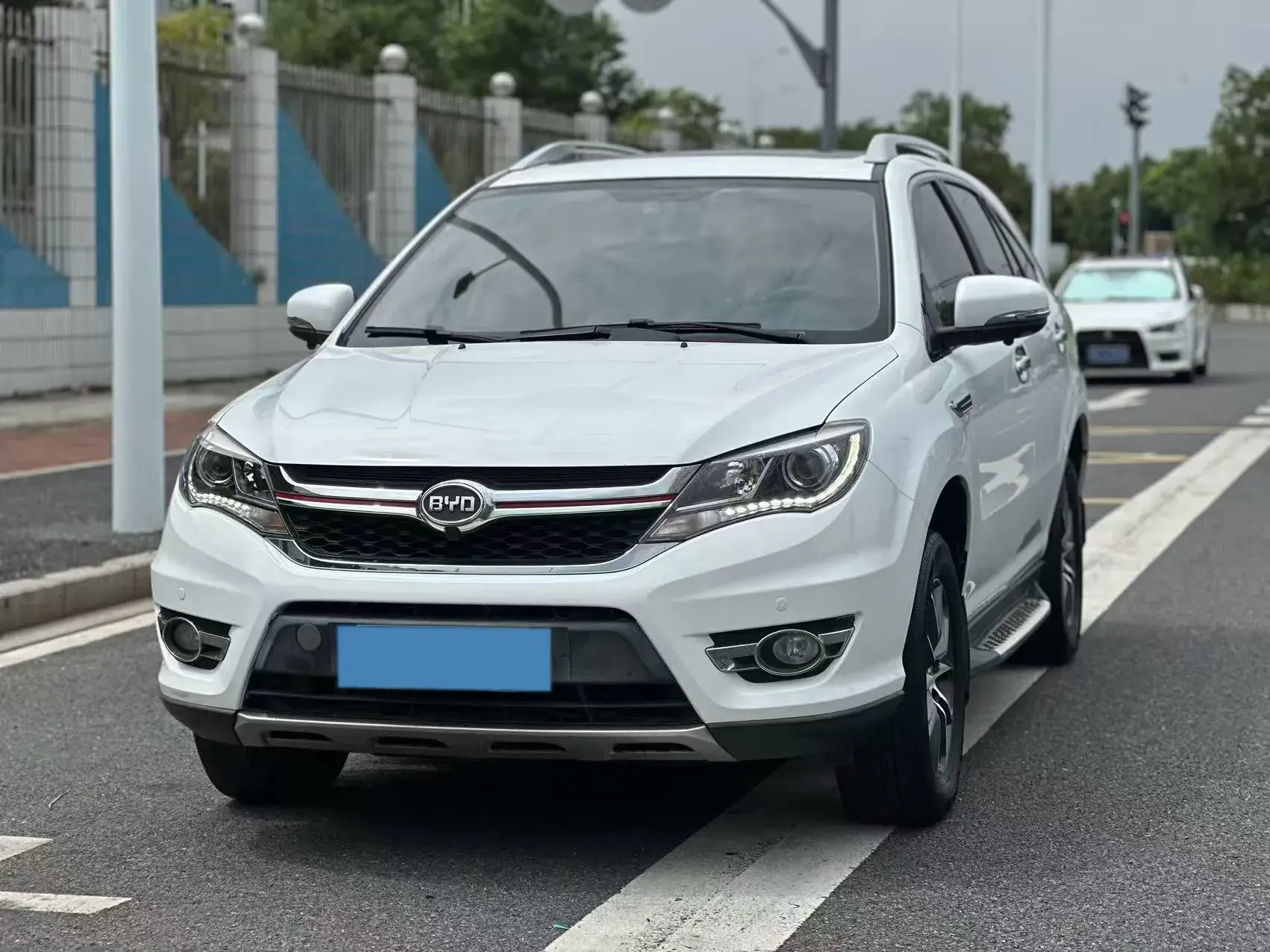 2017 BYD S7 view 1