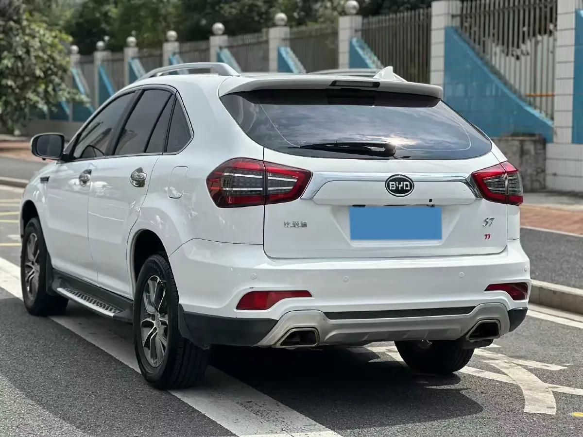 2017 BYD S7 1.5T 154HP L4 6MT,autocango,china used car exporter,china ev exporter,chinese used car exporter,chinese used ev exporter