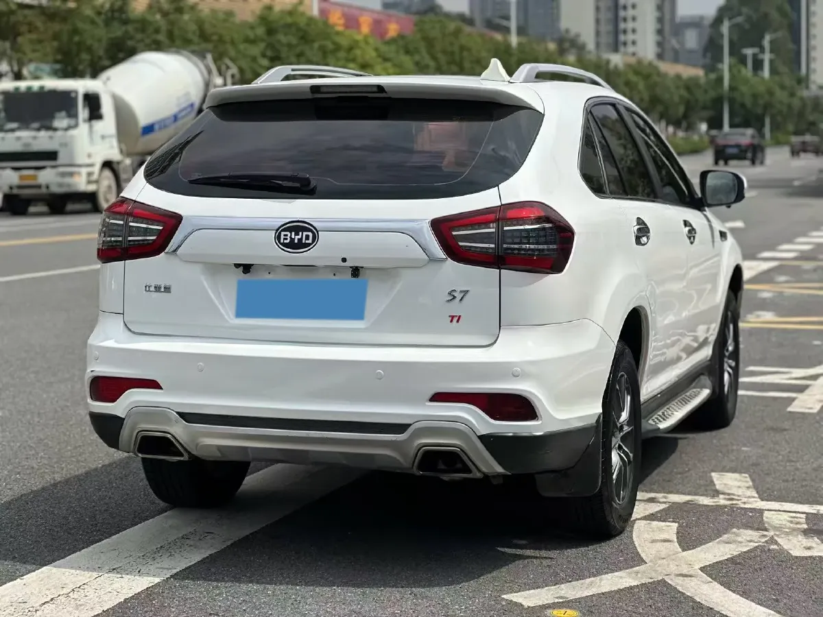 2017 BYD S7 1.5T 154HP L4 6MT,autocango,china used car exporter,china ev exporter,chinese used car exporter,chinese used ev exporter