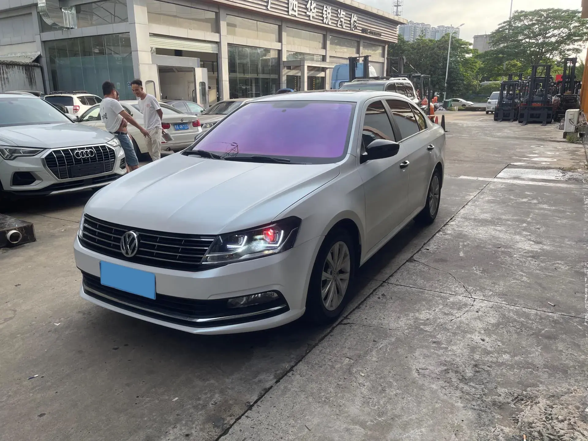 2017 VOLKSWAGEN LAVIDA view 1