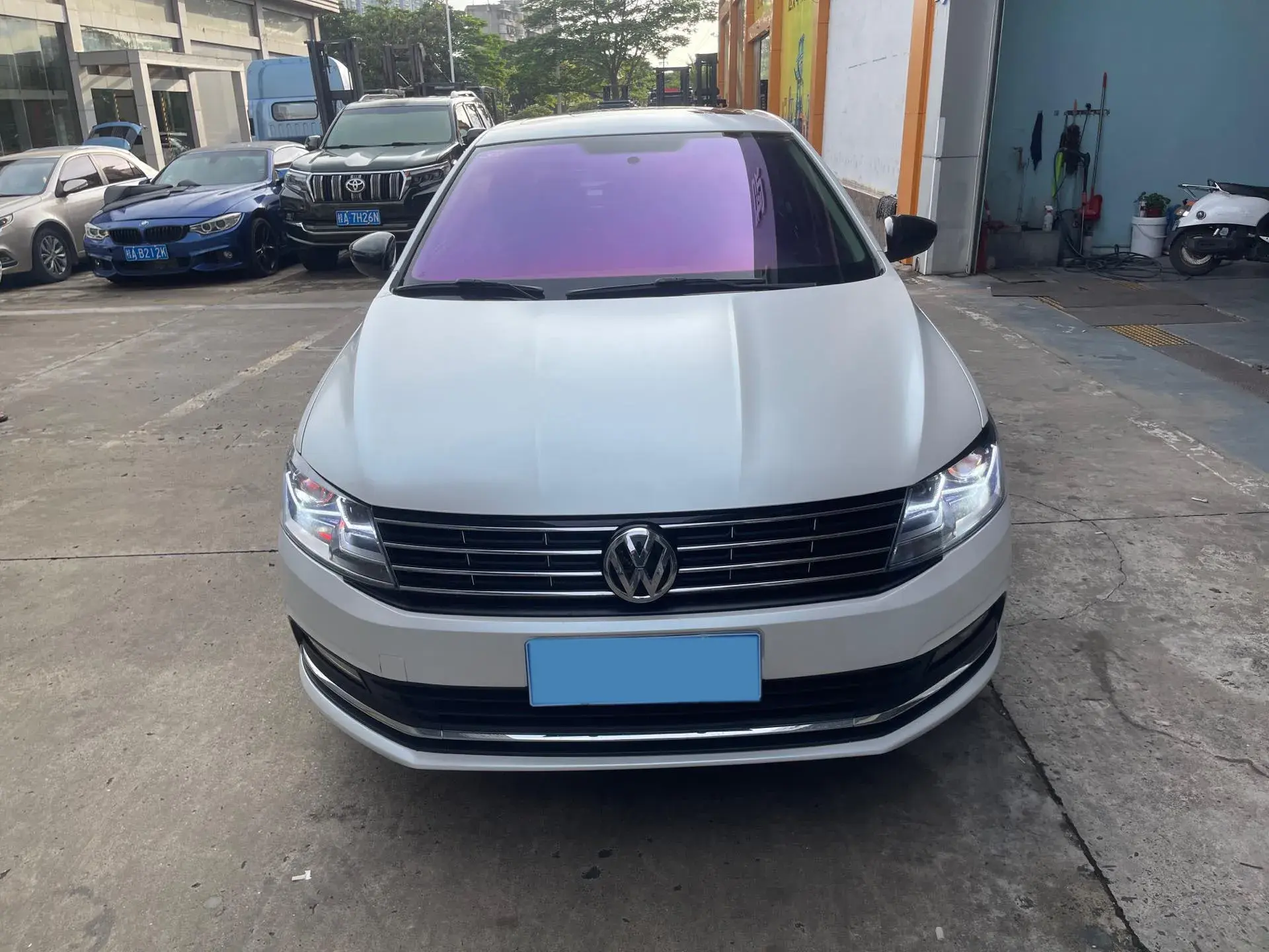 2017 VOLKSWAGEN LAVIDA thumbnail 2