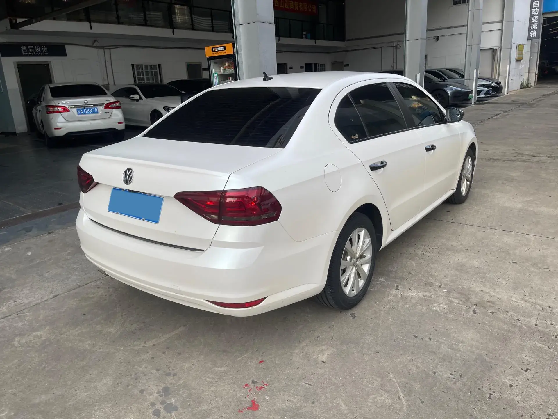 2017 VOLKSWAGEN LAVIDA thumbnail 4