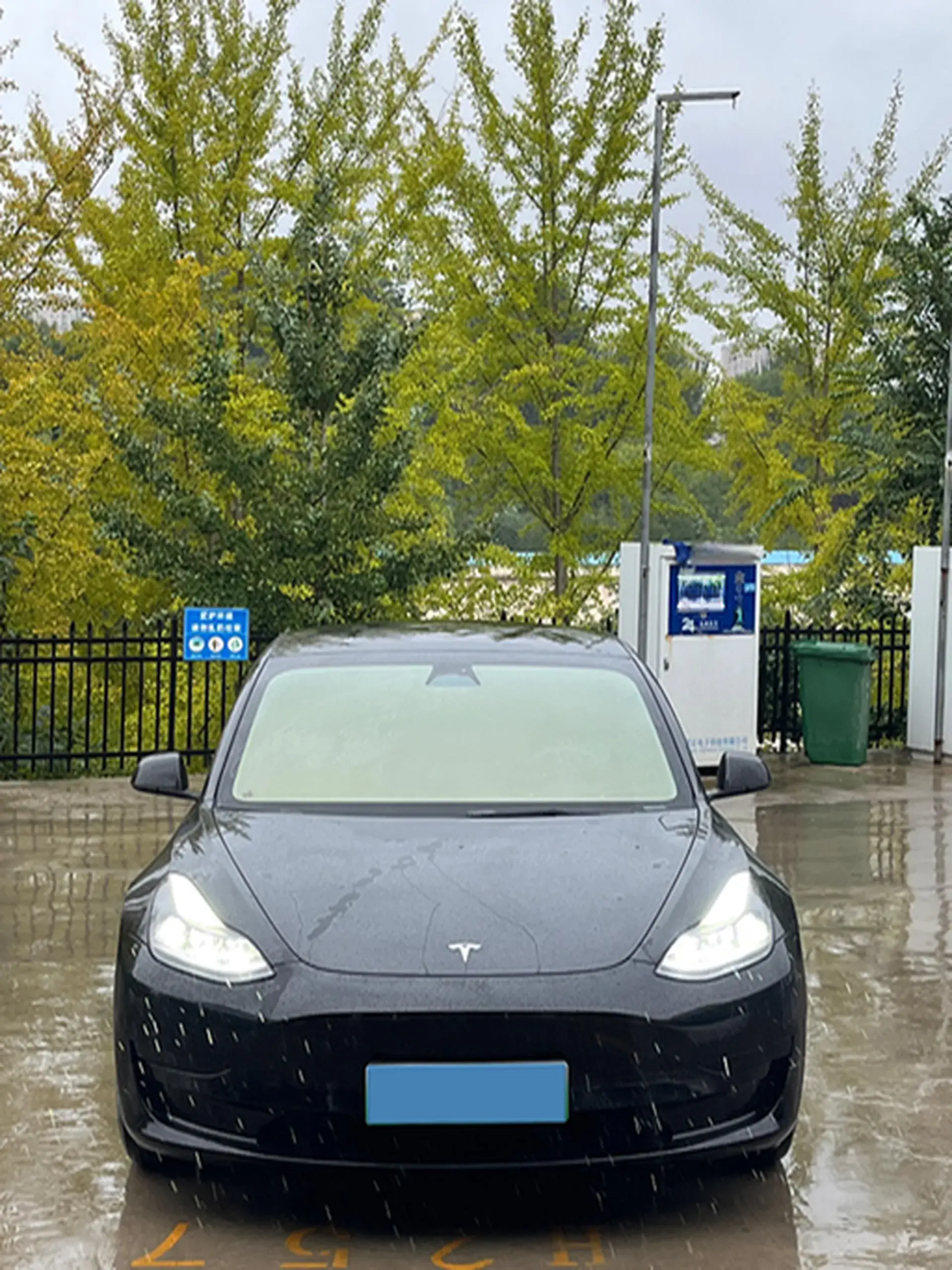 2022 TESLA MODEL thumbnail 2