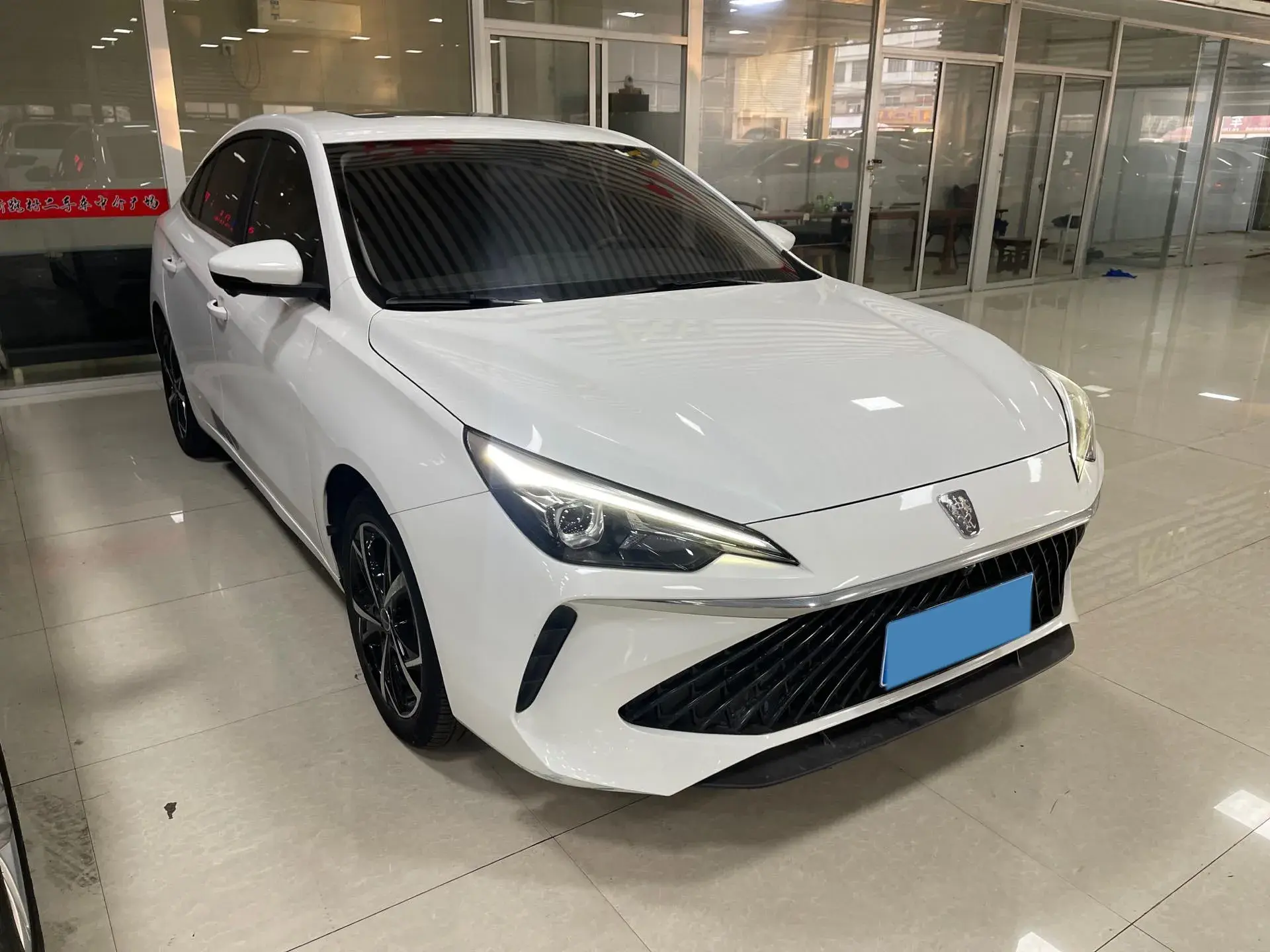 2023 ROEWE I5 thumbnail 3