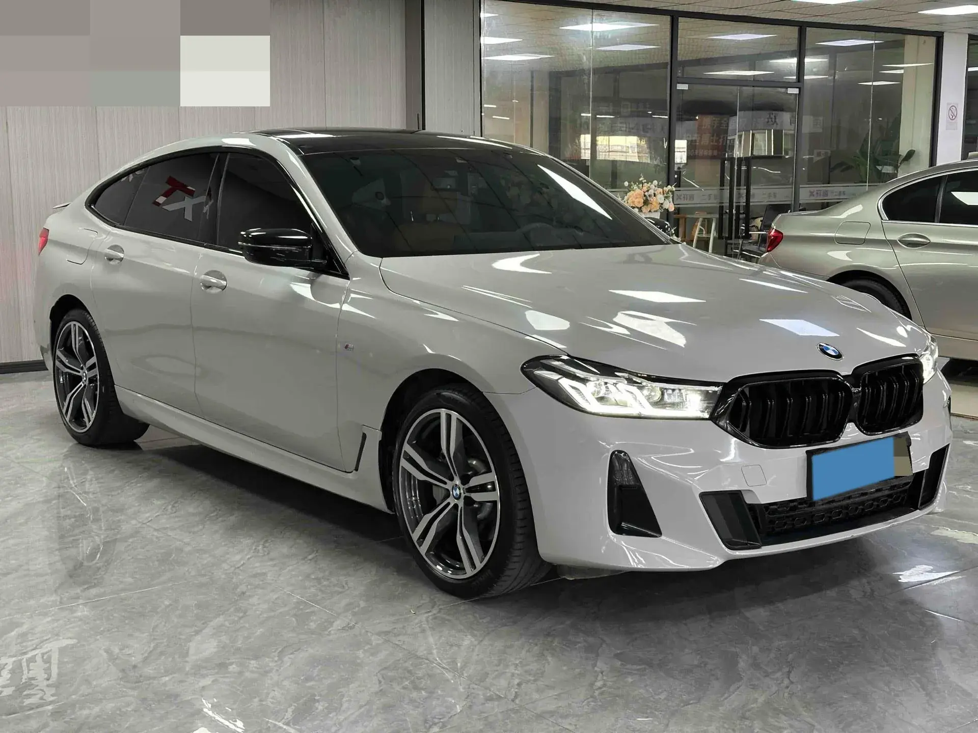 2021 BMW 6 thumbnail 2