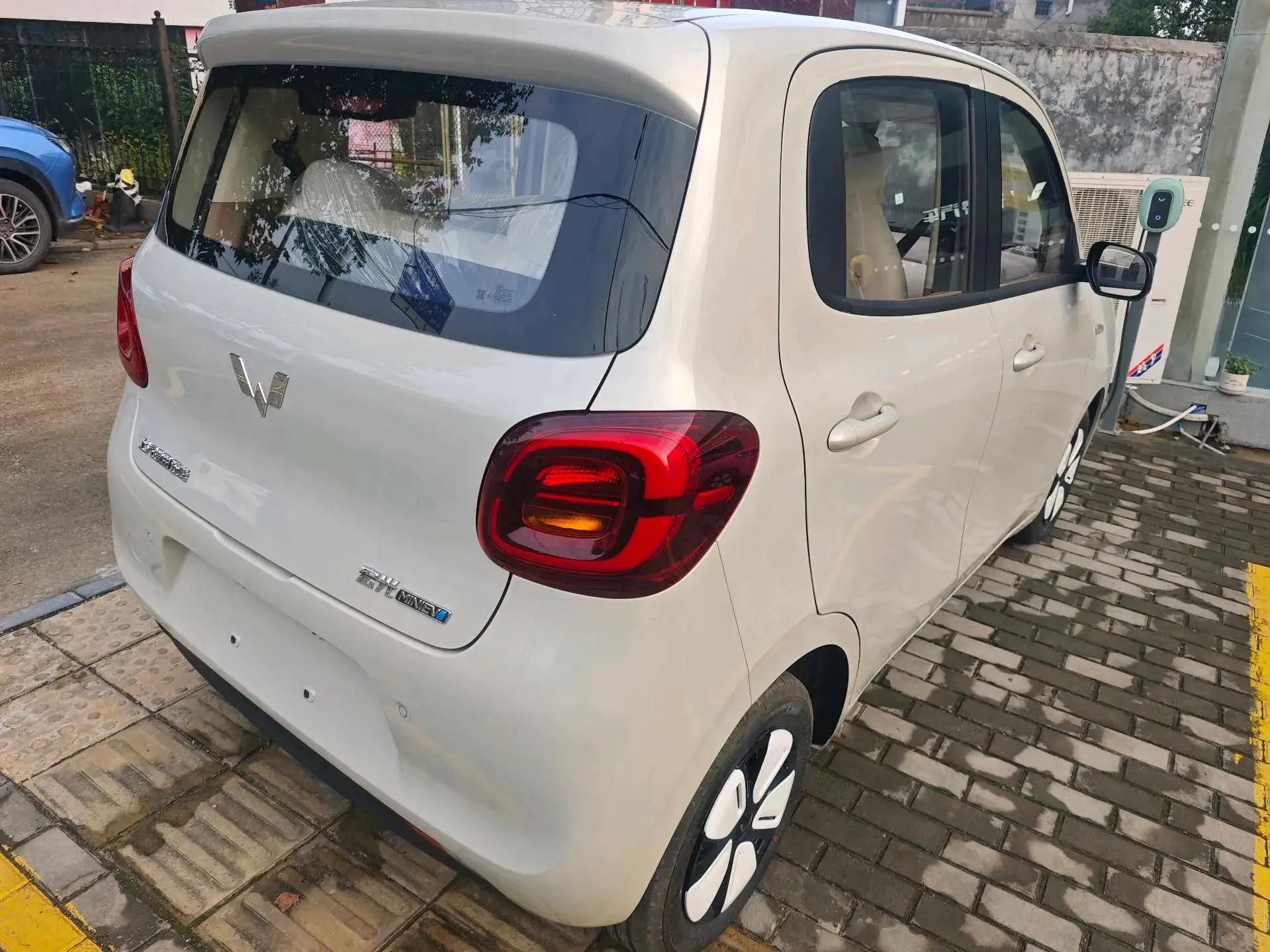 2025 WULING HONGGUANG thumbnail 3