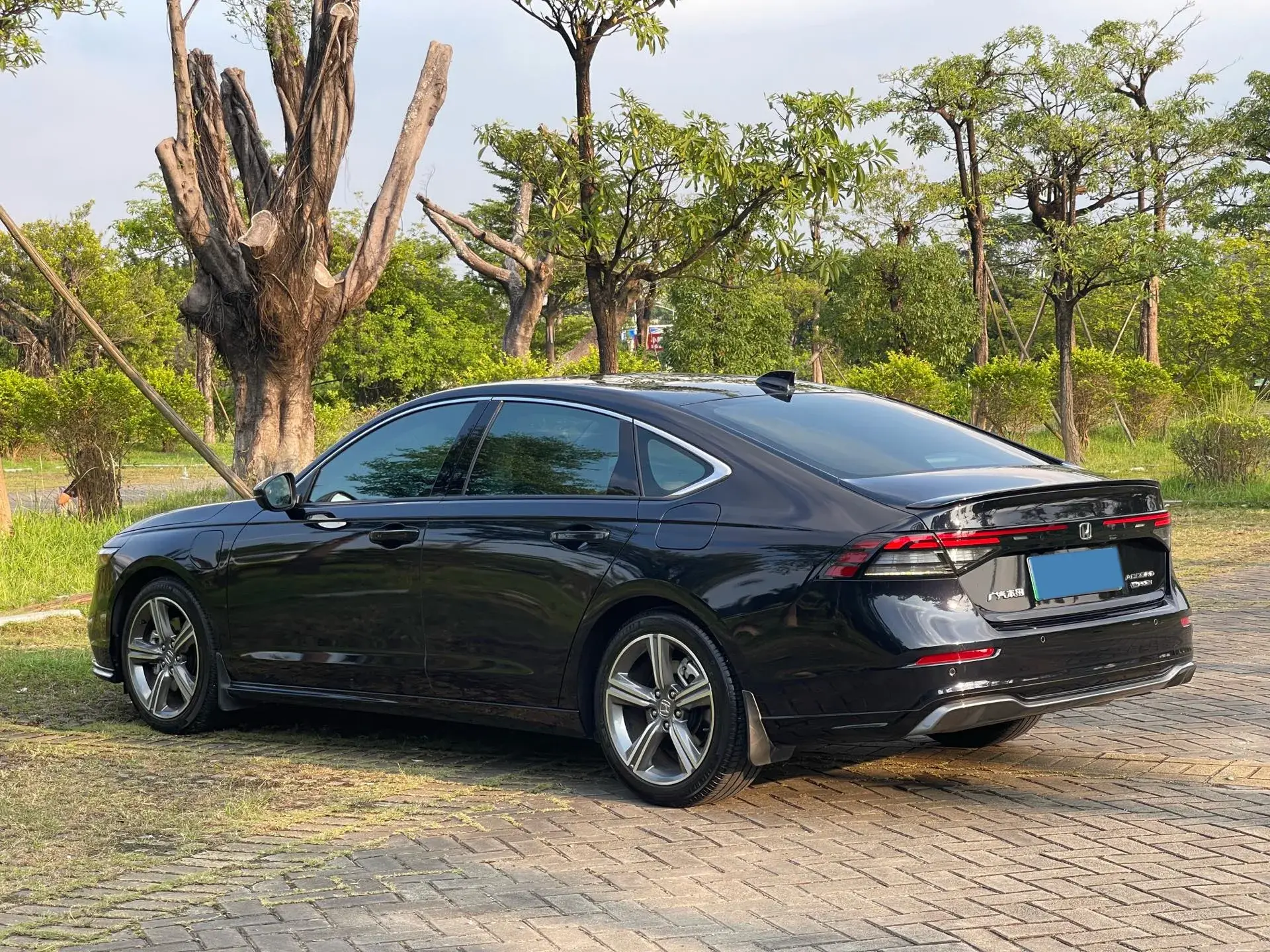 2023 HONDA ACCORD thumbnail 4