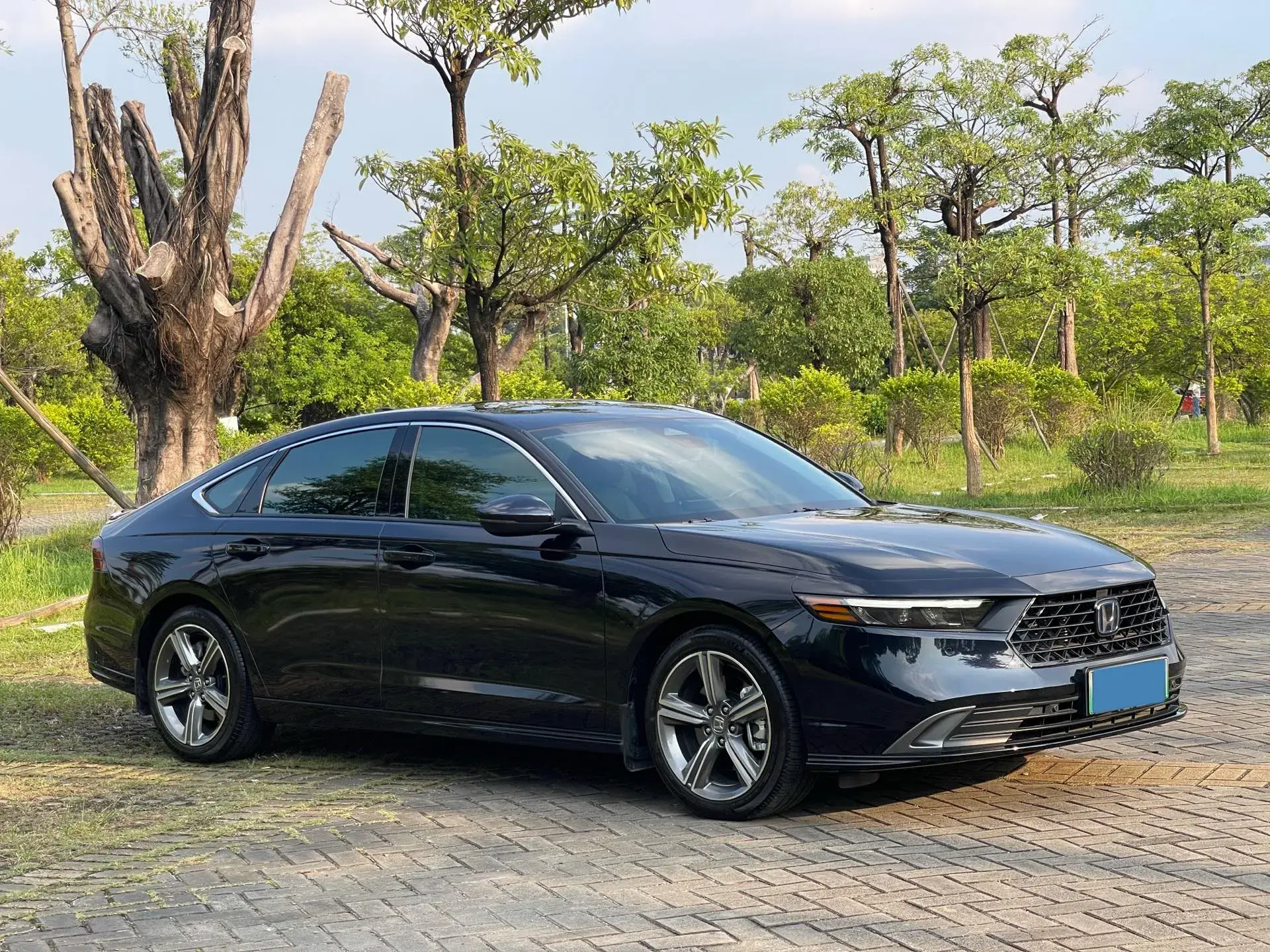 2023 HONDA ACCORD thumbnail 3