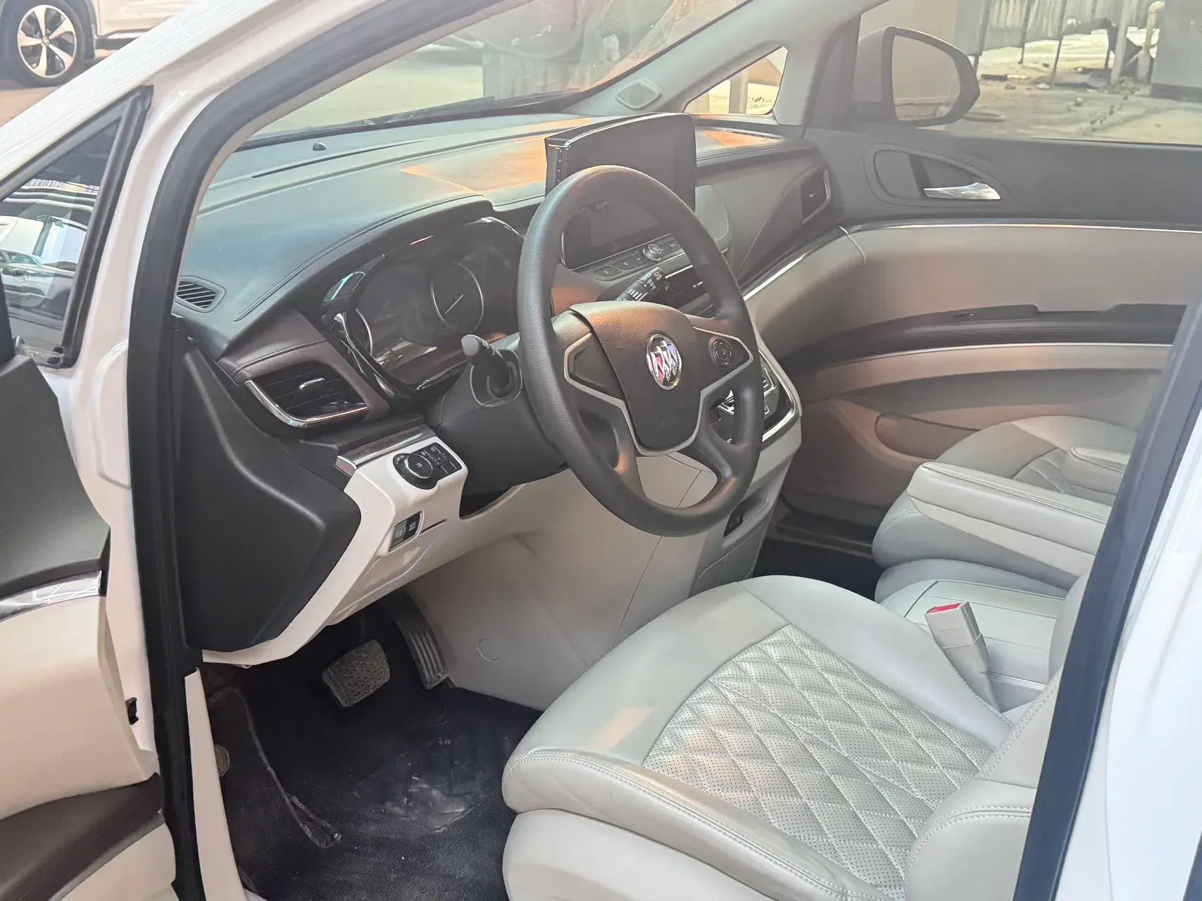 2023 BUICK GL8 thumbnail 4